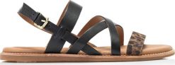 Clarks Sandały Clarks Karsea Sun 26166030. Sandały Clarks, bez wzorów, bez obcasa, bez zapięcia. Za 328.90 zł.