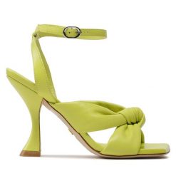 Sandały Stuart Weitzman. Zielone sandały Stuart Weitzman, bez wzorów, bez obcasa, na słupku, bez zapięcia. Za 1,199.00 zł.