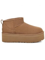 UGG Botki "Ultra Mini" w kolorze jasnobrązowym ze skóry jagnięcej rozmiar: 36. Brązowe botki UGG, bez wzorów, ze skóry, z okrągłym noskiem, bez obcasa, bez zapięcia. Za 674.44 zł.