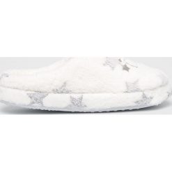 Esotiq - Kapcie. Kapcie marki Esotiq. W wyprzedaży za 49.90 zł.