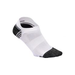 Skarpetki do chodzenia WS 500 Fresh Invisible białe. Białe skarpetki NEWFEEL, bez wzorów, z elastanu. Za 14.99 zł.