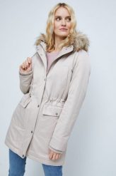 Medicine parka damska kolor beżowy zimowy. Brązowe płaszcze MEDICINE, na zimę, l, bez wzorów, z materiału, bez kaptura. Za 379.90 zł.