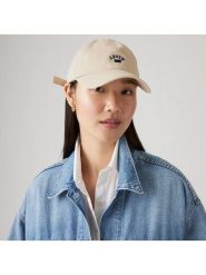 Levi's Czapka w kolorze beżowym rozmiar: onesize. Brązowe czapki z daszkiem Levi's, bez wzorów, z bawełny. Za 62.90 zł.