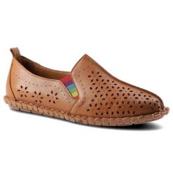 Półbuty damskie Artiker, wykonane z materiału o gładkiej powierzchni z perforacjami z elastycznymi wstawkami po bokach, brązowe, 46C0915. Brązowe półbuty wsuwane Artiker, na lato, bez wzorów, z gumy, wakacyjne, bez obcasa. Za 159.00 zł.