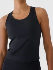 4F Top sportowy w kolorze czarnym rozmiar: M. Czarne topy sportowe 4f, m, bez wzorów, z materiału, outdoorowe. Za 88.02 zł.