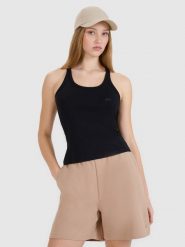 4F Top slim gładki damski - czarny S. Czarne topy 4f, s, bez wzorów, z bawełny, klasyczne, bez kołnierzyka, bez ramiączek. W wyprzedaży za 29.99 zł.