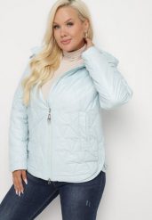 Jasnoniebieska Pikowana Pudełkowa Kurtka z Kapturem Zapinana na Suwak i Napy Nevianna. Niebieskie kurtki Born2be, xl, bez wzorów, z jeansu, eleganckie, z kapturem. W wyprzedaży za 223.99 zł.