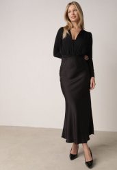 Czarna Satynowa Spódnica z Lekko Rozkloszowanym Dołem Zinnemira. Czarne spódnice Born2be, l, bez wzorów, z satyny, eleganckie, maxi, rozkloszowane. Za 89.99 zł.