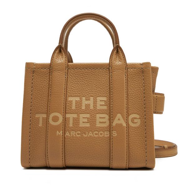 Torebka Marc Jacobs. Brązowe torebki klasyczne Marc Jacobs, bez wzorów, klasyczne, bez dodatków. Za 1,339.00 zł.