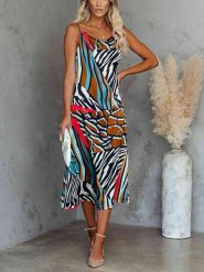 Milan Kiss Sukienka ze wzorem rozmiar: S. Sukienki Milan Kiss, s, bez wzorów, bez kołnierzyka, bez ramiączek, midi. Za 220.95 zł.