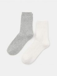 Prążkowane skarpetki 2 pack - szary. Szare skarpetki Sinsay, bez wzorów, prążkowane. Za 15.99 zł.