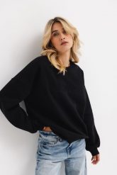 BLUZA LOLA CZARNA Z HAFTEM L - Flawless. Czarne bluzy Flawless, l, bez wzorów, z bawełny, bez kaptura. Za 340.00 zł.