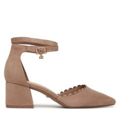 Czółenka DeeZee. Brązowe czółenka DeeZee, bez wzorów, bez obcasa, bez zapięcia. Za 139.99 zł.