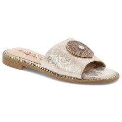 Klapki damskie S. Barski, eleganckie na płaskim obcasie z eko skóry z ozdobą, złote, KV51-013. Żółte klapki S.BARSKI, z aplikacjami, ze skóry, eleganckie, bez obcasa, na płaskiej podeszwie, bez zapięcia. Za 109.00 zł.