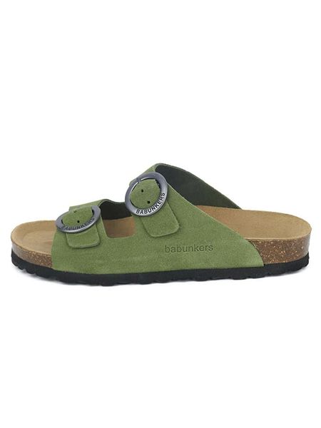 BABUNKERS Family Skórzane klapki w kolorze zielonym rozmiar: 41. Zielone klapki BABUNKERS Family, bez wzorów, klasyczne, z otwartym noskiem, bez obcasa, bez zapięcia. Za 162.87 zł.