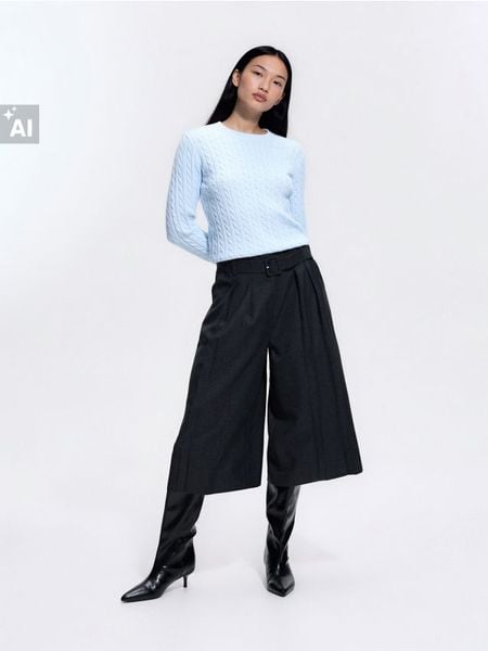 Sweter z domieszką wiskozy - jasnoniebieski. Niebieskie swetry Reserved, l, bez wzorów, z dzianiny, bez ramiączek. Za 99.99 zł.