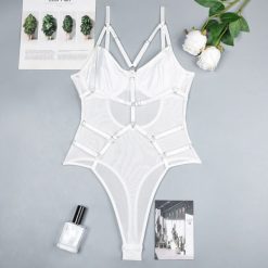 Body z motywem harness na specjalne okazje Theresina. Białe body i gorsety Intica, bez wzorów, z materiału, bez ramiączek. Za 129.00 zł.