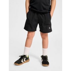 Szorty dla dzieci Hummel Pulse. Czarne szorty Hummel, bez wzorów, sportowe. Za 151.00 zł.