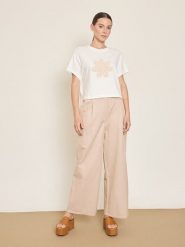 BGN Spodnie w kolorze beżowym rozmiar: 36. Brązowe spodnie materiałowe BGN, bez wzorów, z materiału. Za 121.99 zł.