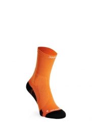 Skarpety biegowe X-Socks Trailrun Perform Crew. Brązowe skarpetki X-Socks, bez wzorów, z materiału. Za 119.99 zł.