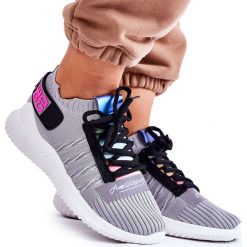 Damskie Wsuwane Sportowe Buty Sneakersy Szare Klayra. Szare buty treningowe bez wzorów, z gumy, bez zapięcia. Za 145.53 zł.