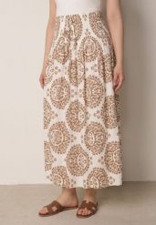 Beżowa Rozkloszowana Spódnica z Wiskozy z Wysokim Stanem i Etnicznym Wzorem Ari. Brązowe spódnice Born2be, do pracy, z aplikacjami, z wiskozy, biznesowe, midi, dopasowane. Za 59.99 zł.