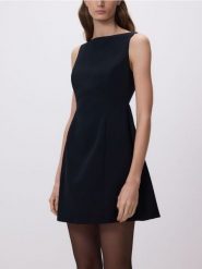 Sukienka mini - czarny. Czarne bluzy bez kaptura Reserved, l, bez wzorów, z tkaniny, bez kaptura. W wyprzedaży za 79.99 zł.