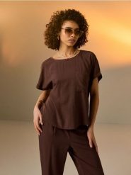 Wiskozowa bluzka - brązowy. Brązowe bluzki Sinsay, l, bez wzorów, z wiskozy, bez kołnierzyka, bez ramiączek. Za 25.99 zł.