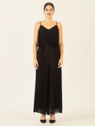 APART Kombinezon w kolorze czarnym rozmiar: 36. Czarne kombinezony Apart, bez wzorów, bez kołnierzyka, bez ramiączek. Za 222.94 zł.