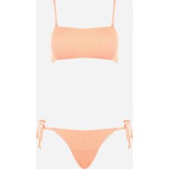 Różowe Bikini Tryphiopis. Czerwone bikini Born2be, bez wzorów. W wyprzedaży za 83.99 zł.