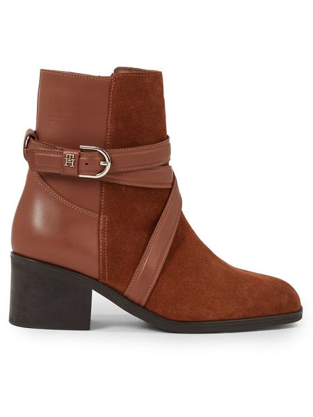 Tommy Hilfiger Botki Elevated Essential Midheel Boot FW0FW07515 Brązowy. Brązowe botki Tommy Hilfiger, bez wzorów, ze skóry, bez obcasa, na słupku, bez zapięcia. Za 979.99 zł.
