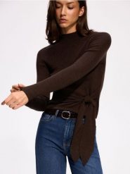 Sweter z domieszką wełny - ciemnobrązowy. Brązowe swetry Reserved, l, bez wzorów, z dzianiny, bez ramiączek. Za 129.99 zł.