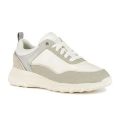 Buty damskie Geox Alleniee. Szare buty treningowe Geox, na lato, bez wzorów, z materiału, bez zapięcia. Za 479.99 zł.