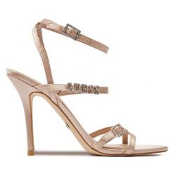 Sandały Guess. Brązowe sandały Guess, z aplikacjami, bez obcasa, na szpilce, bez zapięcia. Za 839.99 zł.