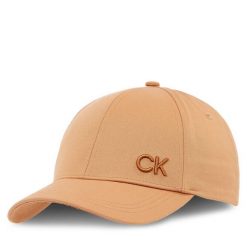 Czapka z daszkiem Calvin Klein. Brązowe czapki z daszkiem Calvin Klein, bez wzorów. Za 119.99 zł.