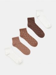 Ażurowe skarpetki z bawełną 5 pack - wielobarwny. Skarpetki Sinsay, w ażurowe wzory, z bawełny. Za 15.99 zł.