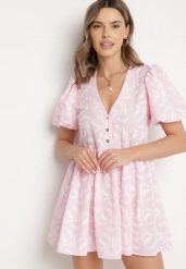 Różowa Rozkloszowana Sukienka z Guzikami i Bufiastymi Rękawami Ateluna. Czerwone sukienki Born2be, na co dzień, l, bez wzorów, eleganckie, bez kołnierzyka, bez ramiączek, mini, rozkloszowane. W wyprzedaży za 118.99 zł.