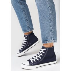 Granatowe Trampki Nonagina. Niebieskie trampki Born2be, bez wzorów, z gumy, klasyczne, za kostkę, bez zapięcia. W wyprzedaży za 63.99 zł.