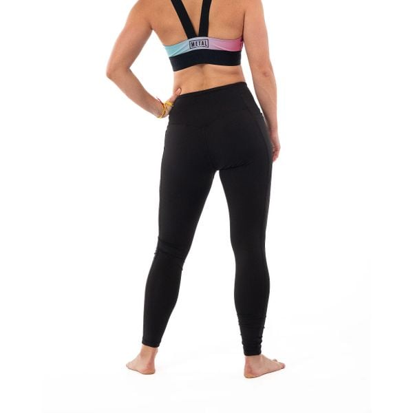 Damskie legginsy Metal Boxe. Czarne legginsy METAL BOXE, bez wzorów, z elastanu. Za 229.00 zł.