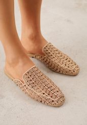 Ciemnobeżowe Klapki Mule z Ażurową Cholewką Szydełkową Civeza. Brązowe klapki Born2be, w ażurowe wzory, z jeansu, bez obcasa, na płaskiej podeszwie, bez zapięcia. Za 89.99 zł.