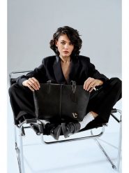 Vince Camuto Shopper bag "Savona" w kolorze czarnym - 38 x 27,5 x 14 cm rozmiar: onesize. Czarne shopper bag Vince Camuto, bez wzorów, z materiału, na ramię, bez dodatków. Za 157.73 zł.