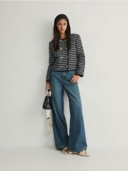 Dwurzędowy żakiet w paski - ciemnoszary. Szare marynarki i żakiety Reserved, l, bez wzorów, z bawełny, bez ramiączek. W wyprzedaży za 49.99 zł.