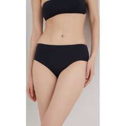 United Colors of Benetton figi kąpielowe kolor czarny. Czarne bikini United Colors Of Benetton, bez wzorów, z materiału. W wyprzedaży za 79.99 zł.