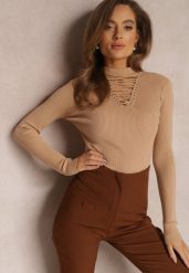 Beżowy Sweter z Gorsetowym Wiązaniem na Dekolcie Clallie. Brązowe swetry Renee, m, bez wzorów, z dzianiny, casualowe, bez ramiączek. W wyprzedaży za 79.99 zł.
