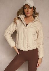 Ciemnobeżowa Kurtka z Szerokim Pikowaniem i Nieodpinanym Kapturem Ninilira. Brązowe kurtki Renee, l, bez wzorów, z jeansu, eleganckie. W wyprzedaży za 119.99 zł.
