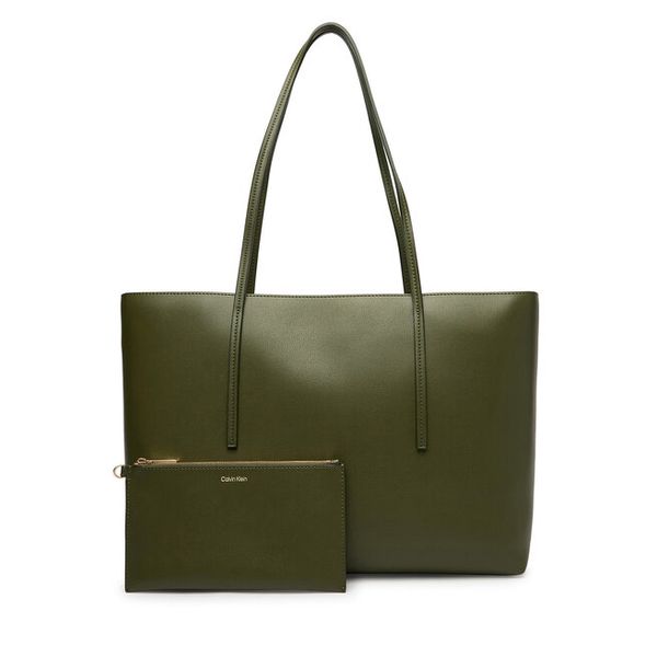 Torebka Calvin Klein. Zielone torebki klasyczne Calvin Klein, bez wzorów, klasyczne, bez dodatków. Za 395.99 zł.