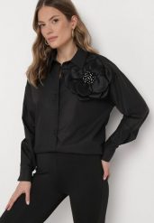 Czarna Gładka Koszula na Guziki z Ozdobnym Kwiatem Wenia. Czarne koszule Born2be, m, z aplikacjami, eleganckie, bez kołnierzyka, bez ramiączek. Za 84.99 zł.