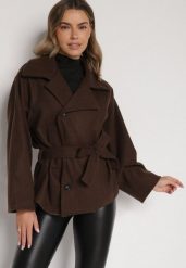 Brązowy Krótki Płaszcz z Wiskozą o Pudełkowym Kroju z Wiązanym Paskiem i Kołnierzem Tusilia. Brązowe płaszcze Born2be, uniwersalny, bez wzorów, z dzianiny, klasyczne, bez kaptura. Za 169.99 zł.