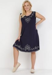 Granatowa Sukienka Alcitheis. Niebieskie sukienki Born2be, na imprezę, plus size, bez wzorów, z wiskozy, bez kołnierzyka, plus size, bez ramiączek, midi. W wyprzedaży za 55.99 zł.