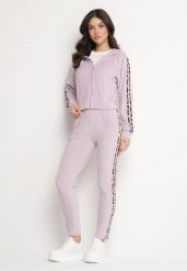 Jasnofioletowy Welurowy Komplet Dresowy z Lampasem w Panterkę Spodnie i Bluza Elliorielle. Fioletowe bluzy Born2be, l, bez wzorów, z dresówki, eleganckie, bez ramiączek, z kapturem. W wyprzedaży za 72.24 zł.